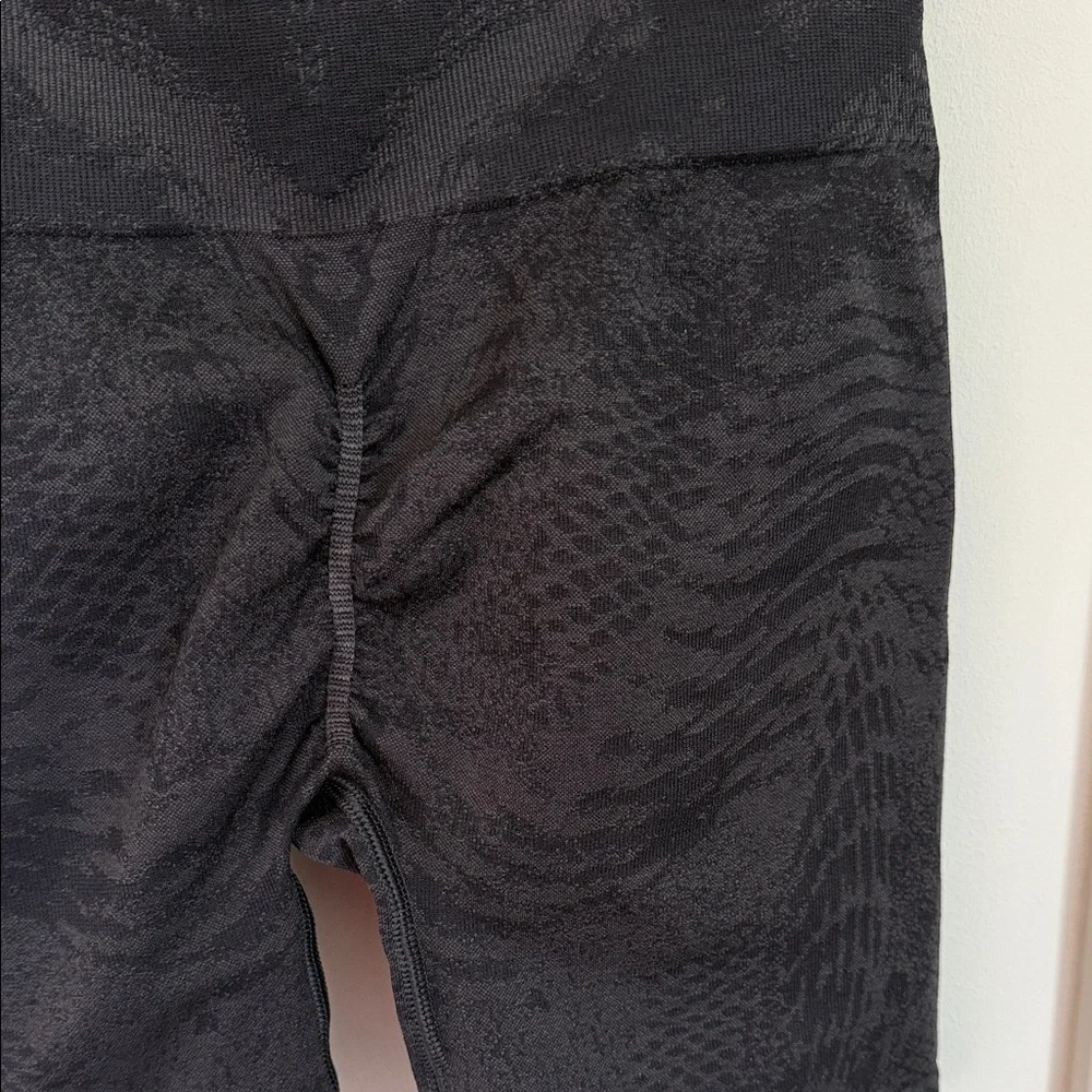 Gymshark Black Athletic Shorts - Picture 5 of 5